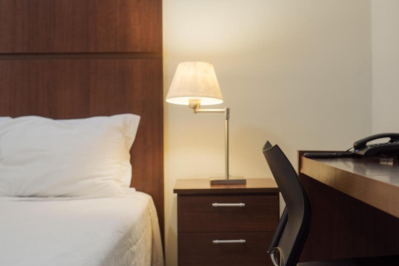 Ibituruna Center Hotel 瓦拉达里斯州长市 外观 照片