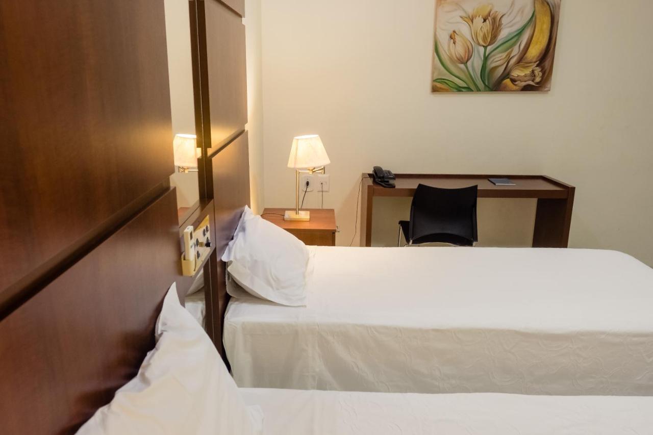 Ibituruna Center Hotel 瓦拉达里斯州长市 外观 照片