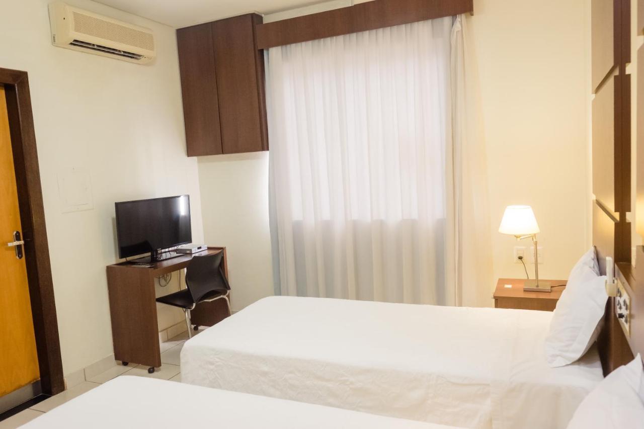 Ibituruna Center Hotel 瓦拉达里斯州长市 外观 照片