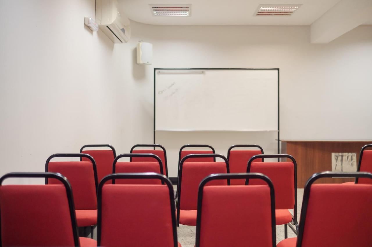 Ibituruna Center Hotel 瓦拉达里斯州长市 外观 照片