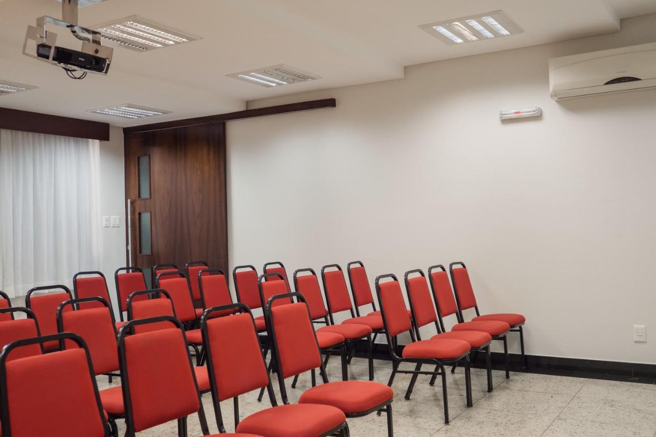 Ibituruna Center Hotel 瓦拉达里斯州长市 外观 照片