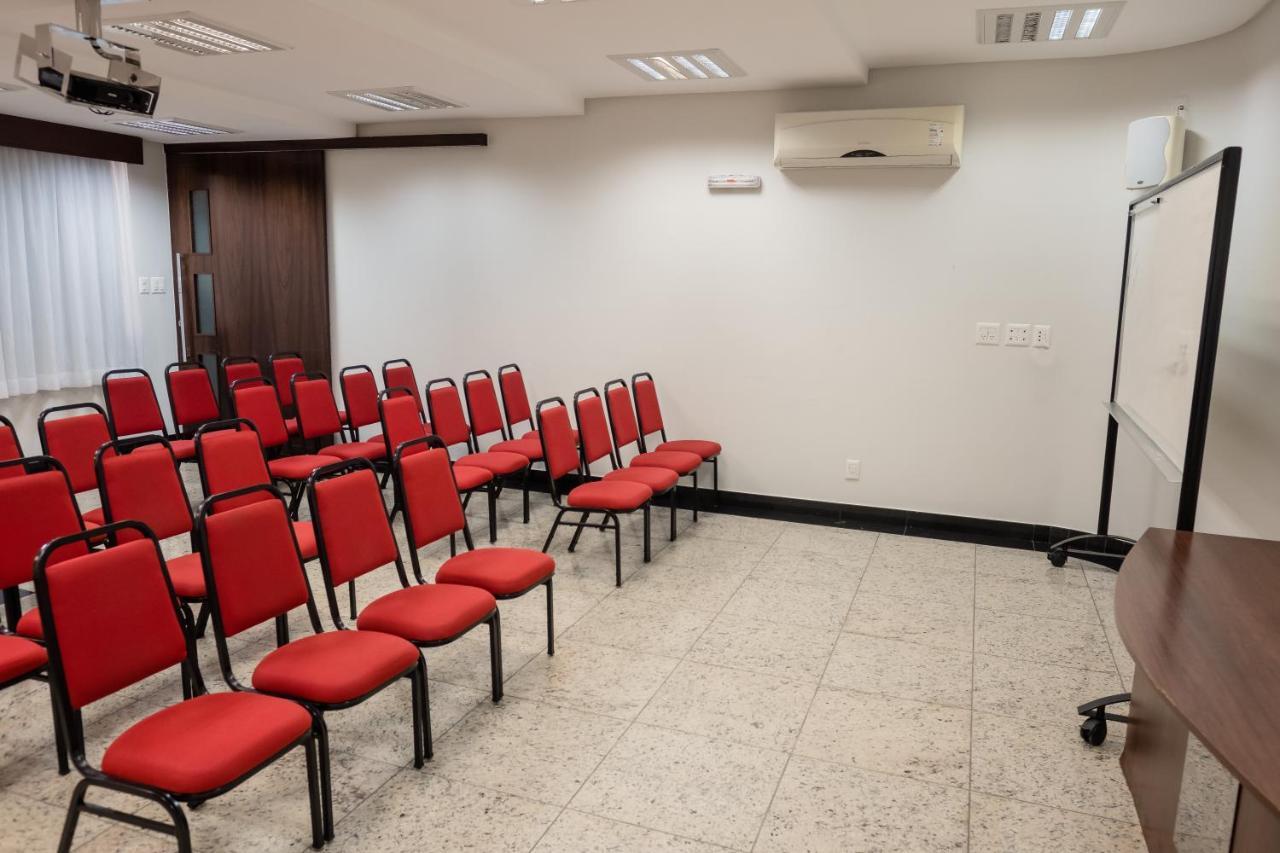 Ibituruna Center Hotel 瓦拉达里斯州长市 外观 照片
