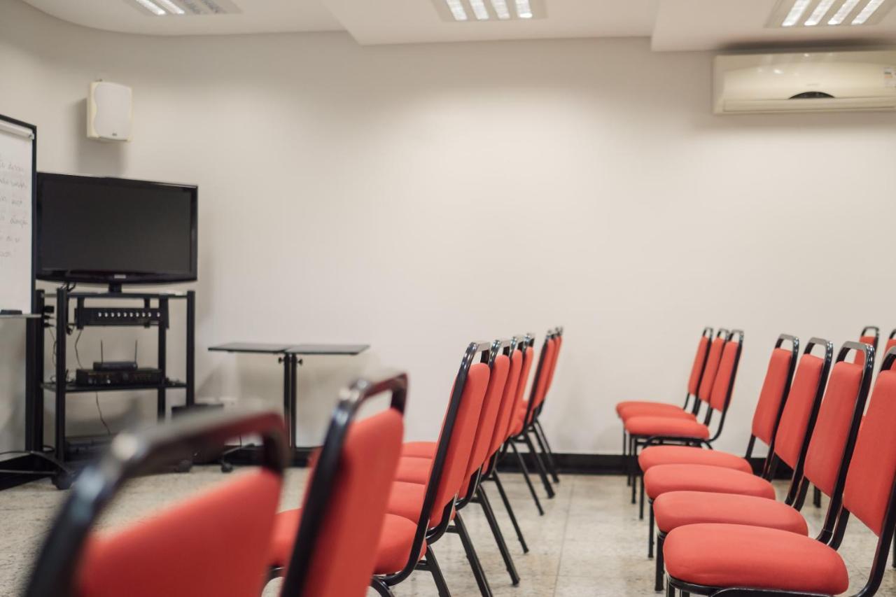 Ibituruna Center Hotel 瓦拉达里斯州长市 外观 照片