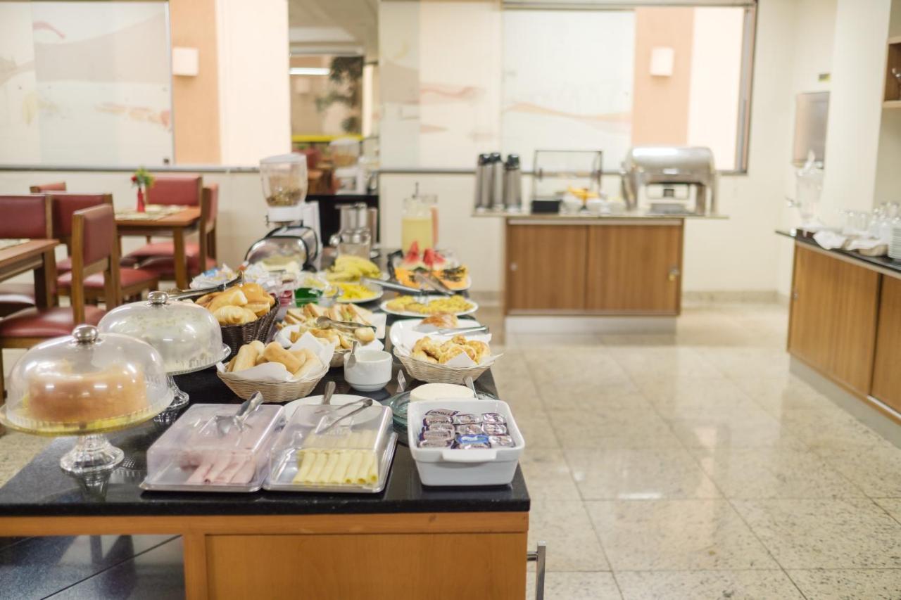 Ibituruna Center Hotel 瓦拉达里斯州长市 外观 照片