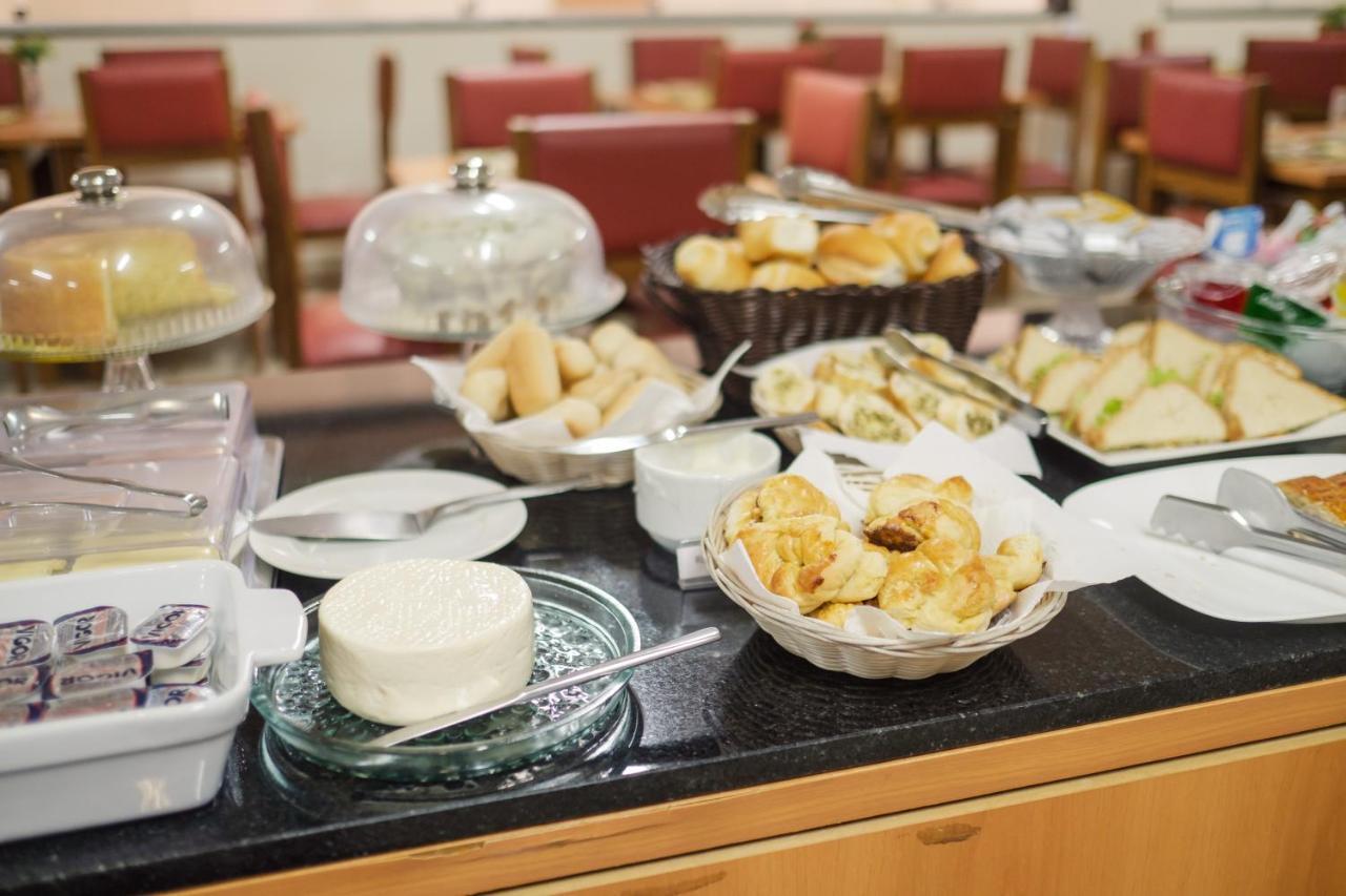 Ibituruna Center Hotel 瓦拉达里斯州长市 外观 照片