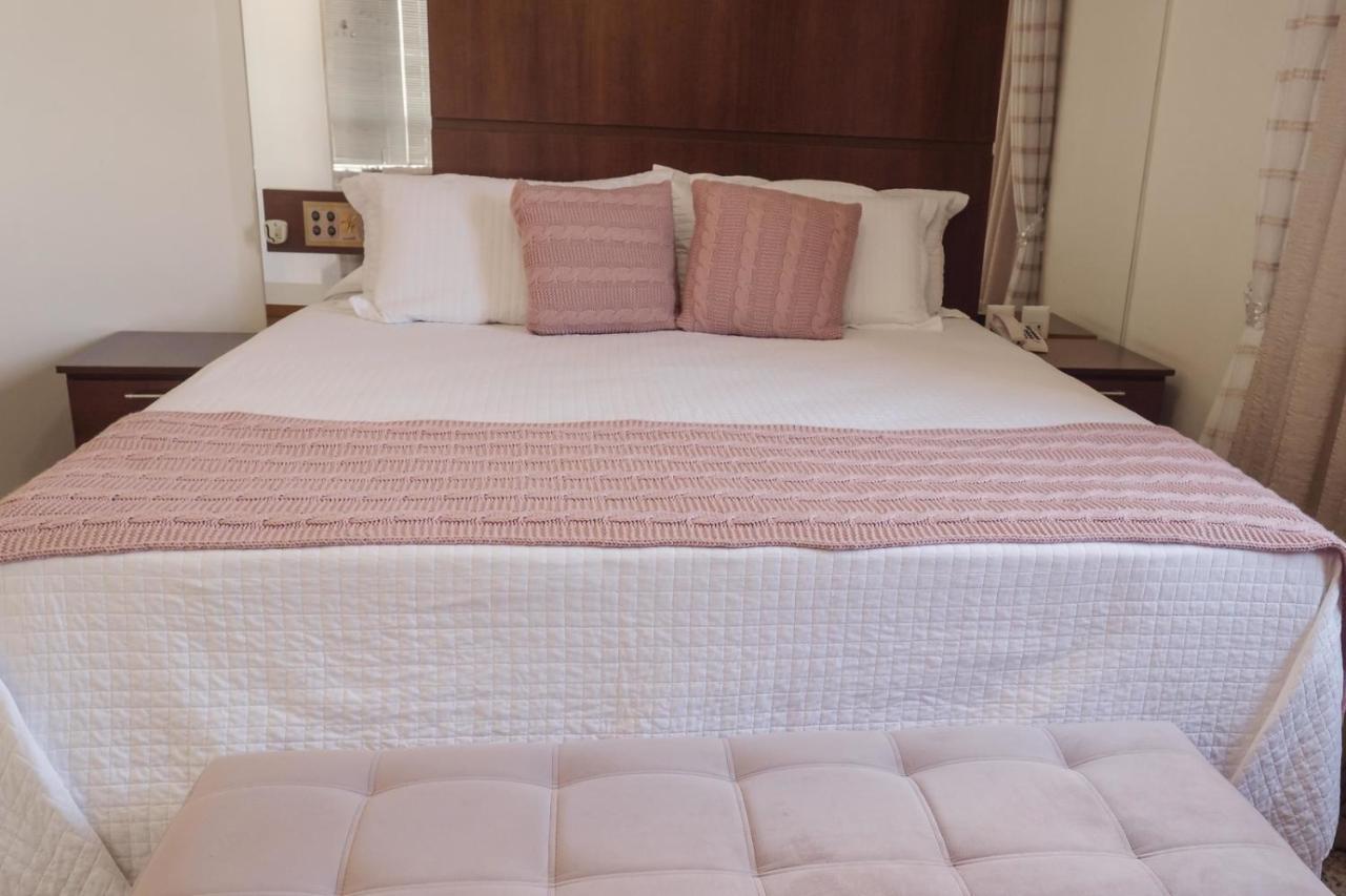 Ibituruna Center Hotel 瓦拉达里斯州长市 外观 照片